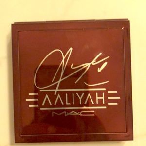 Limited addition Mac Aaliyah eyeshadow palette